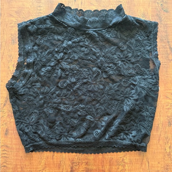 Elegant Black Lace Women's crop Top - Picture 1 of 3